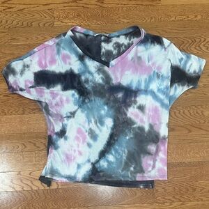Stylish Tie-Dye Women's Short Sleeve Top - Pink, Blue, and Black